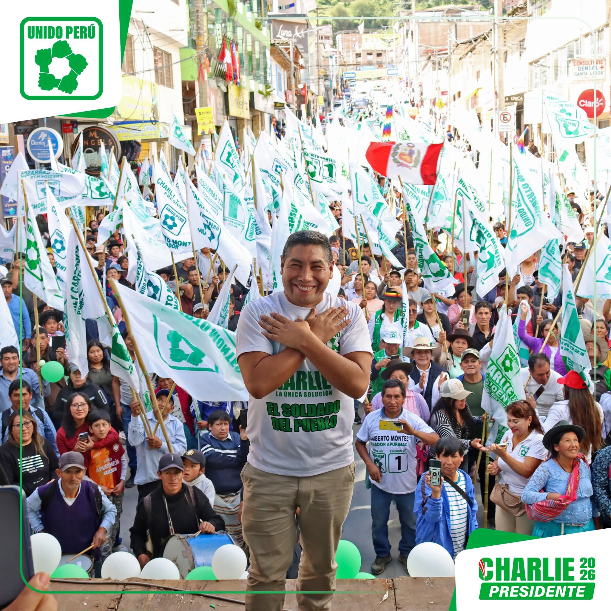 Charlie Carrasco, dio inicio oficial a su gira de cierre de campaña en la macro región sur del país